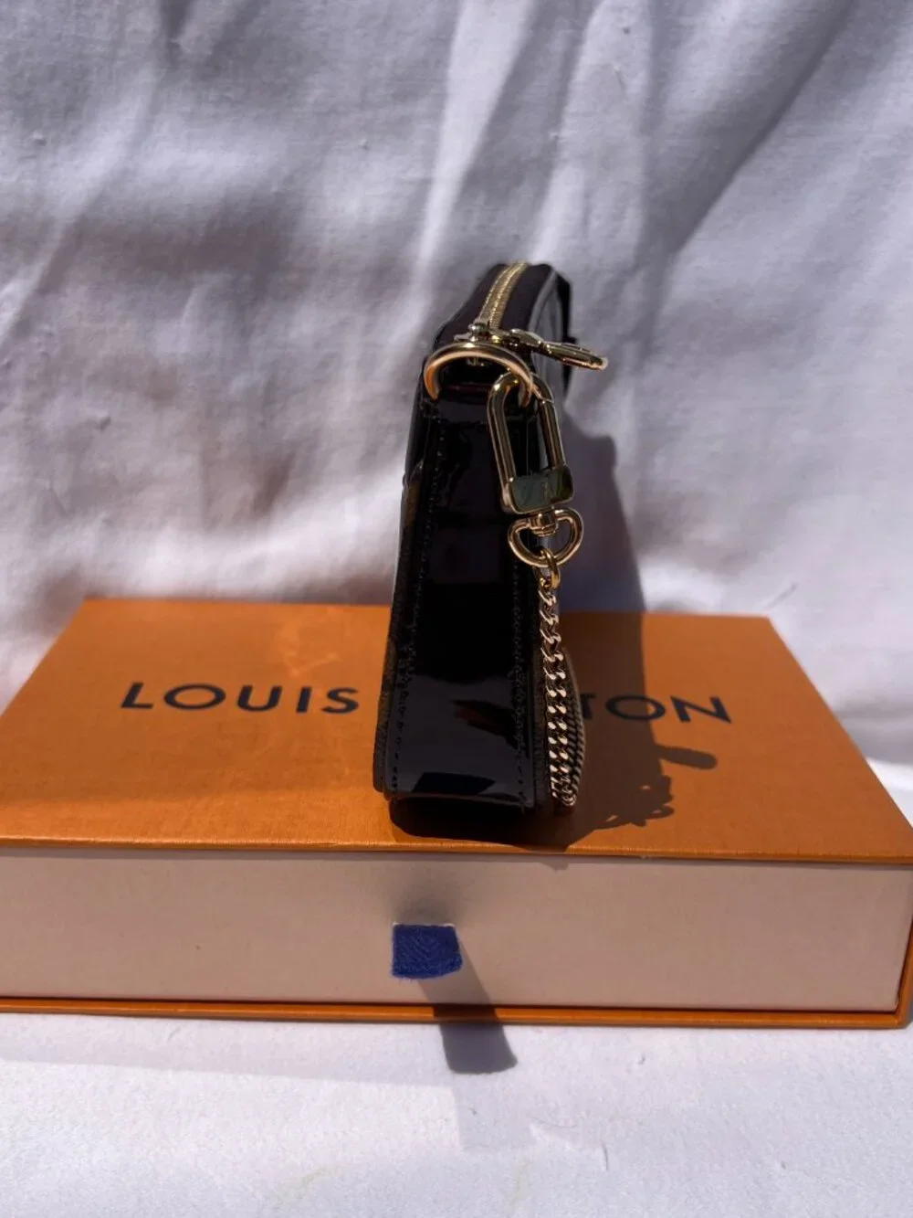 Louis Vuitton Mini Pochette Accessoires Vernis Amarante Product M90597
